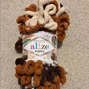 Alize Puffy Yarn in Brown and Cream
